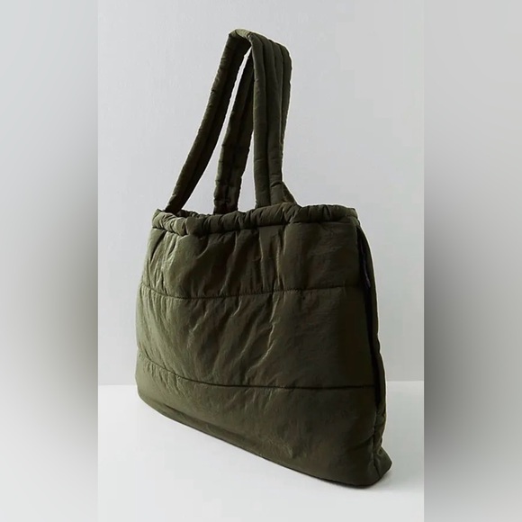 FP Movement Cool and Cozy Tote🔥 - Picture 5 of 16